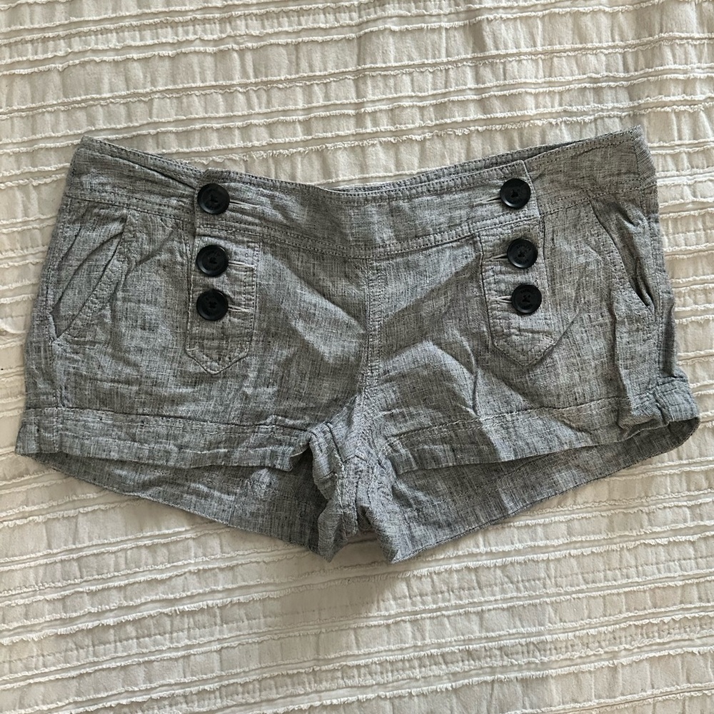 Express Size 8 Women’s Gray Shorts